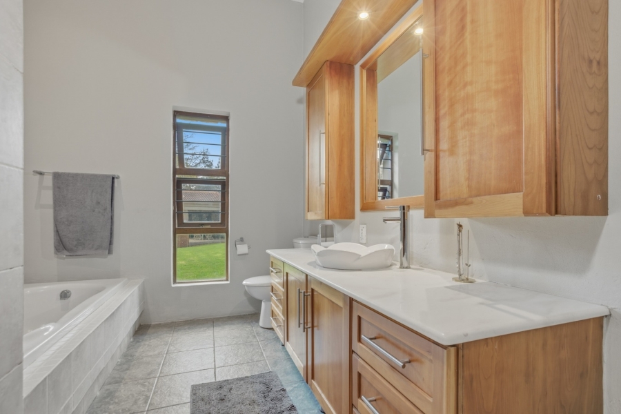 4 Bedroom Property for Sale in Glenferness Gauteng