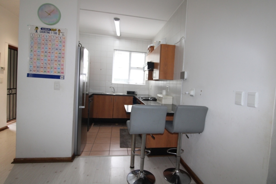 To Let 2 Bedroom Property for Rent in Bryanston Gauteng