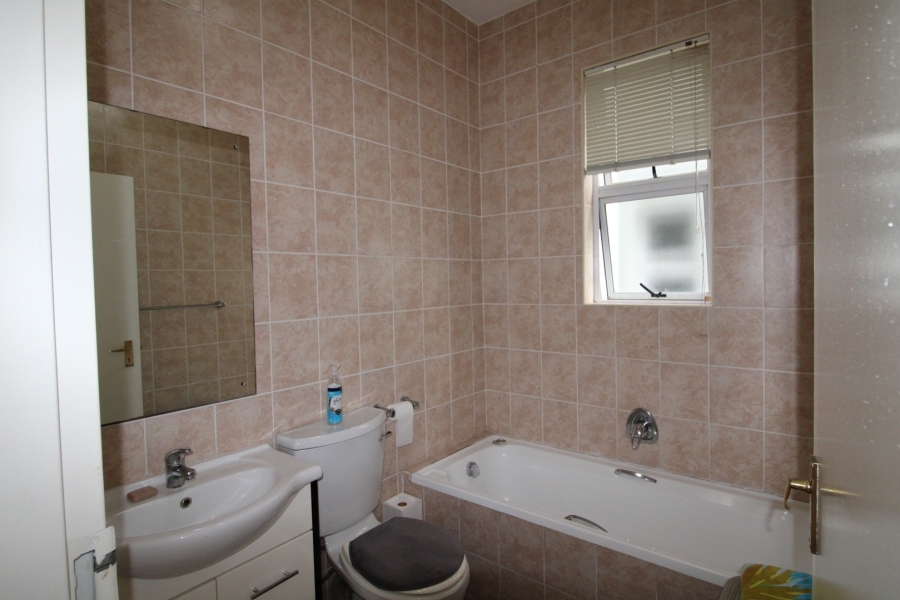 To Let 2 Bedroom Property for Rent in Bryanston Gauteng