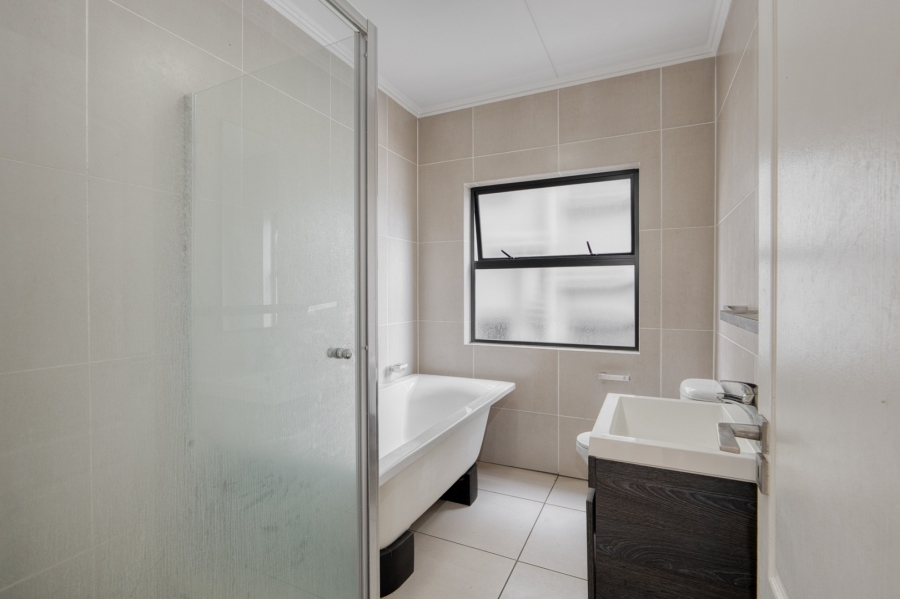 2 Bedroom Property for Sale in Fourways Gauteng