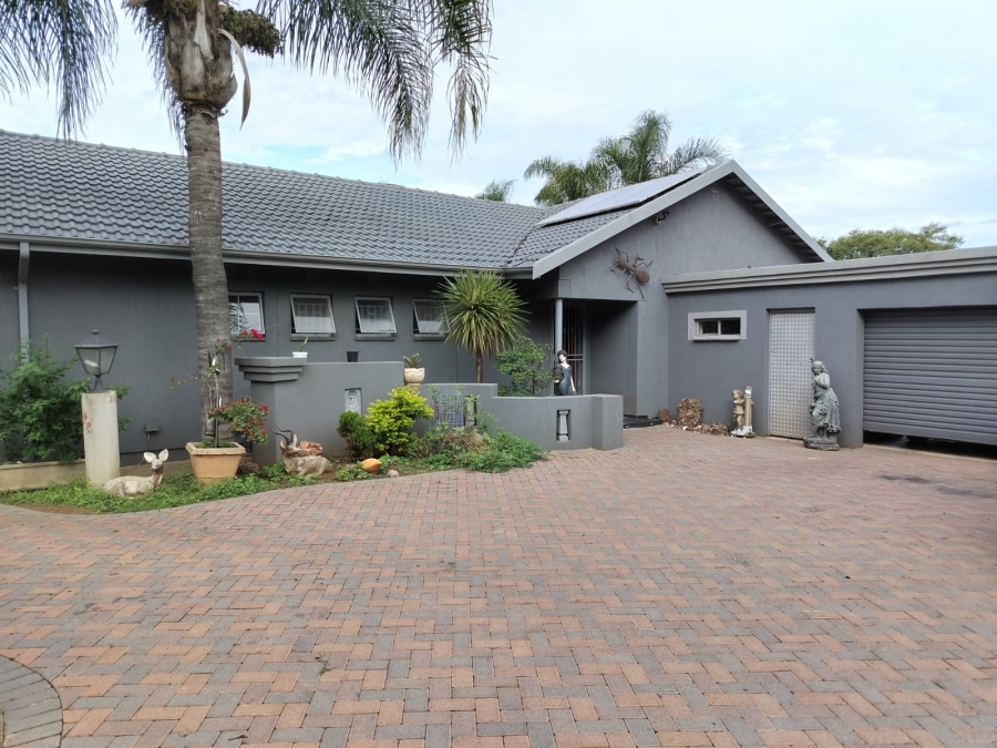 6 Bedroom Property for Sale in Vanderbijlpark SE 1 Gauteng