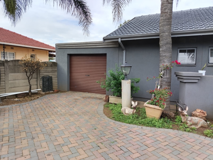 6 Bedroom Property for Sale in Vanderbijlpark SE 1 Gauteng