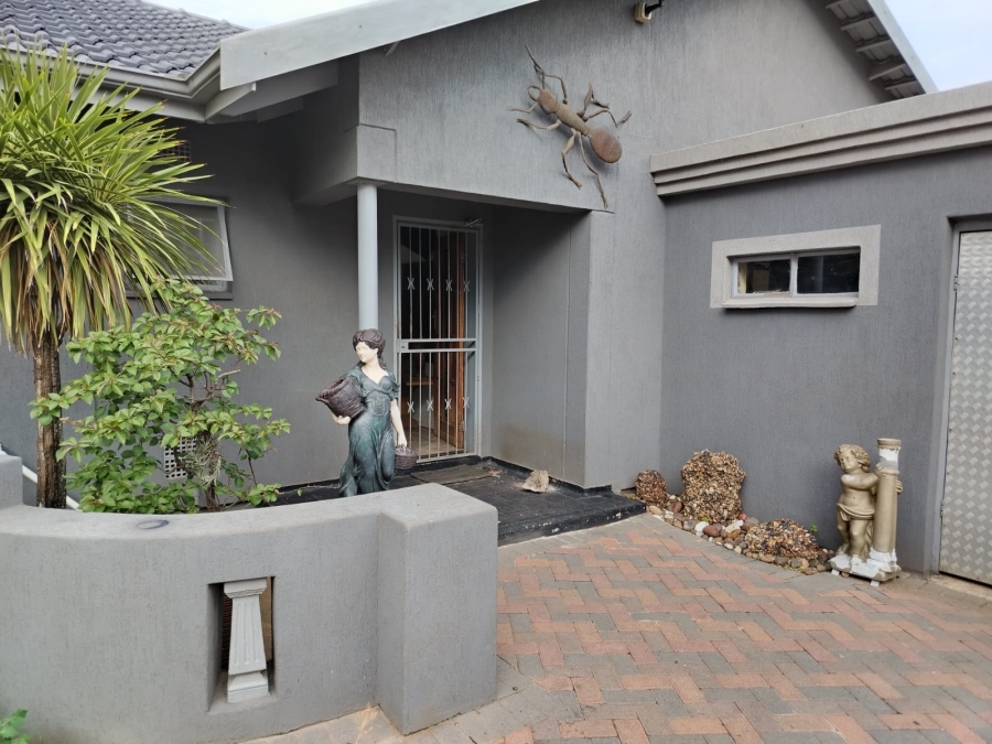 6 Bedroom Property for Sale in Vanderbijlpark SE 1 Gauteng