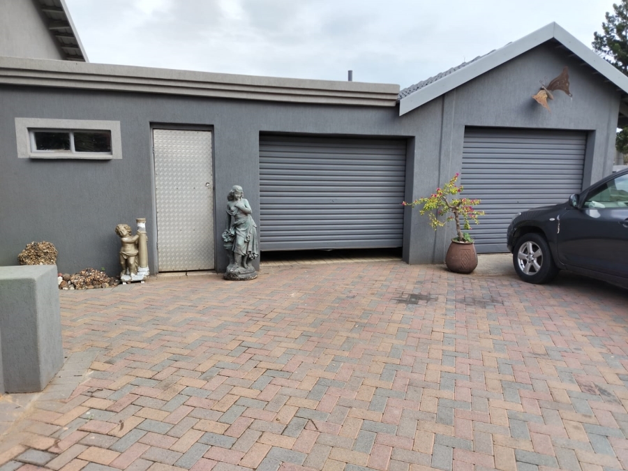 6 Bedroom Property for Sale in Vanderbijlpark SE 1 Gauteng