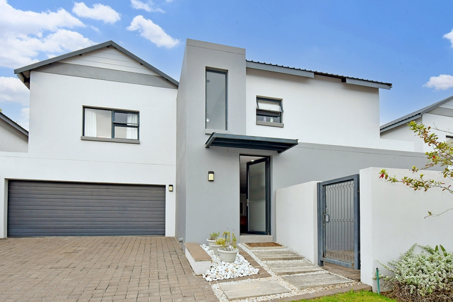 3 Bedroom Property for Sale in Broadacres Gauteng