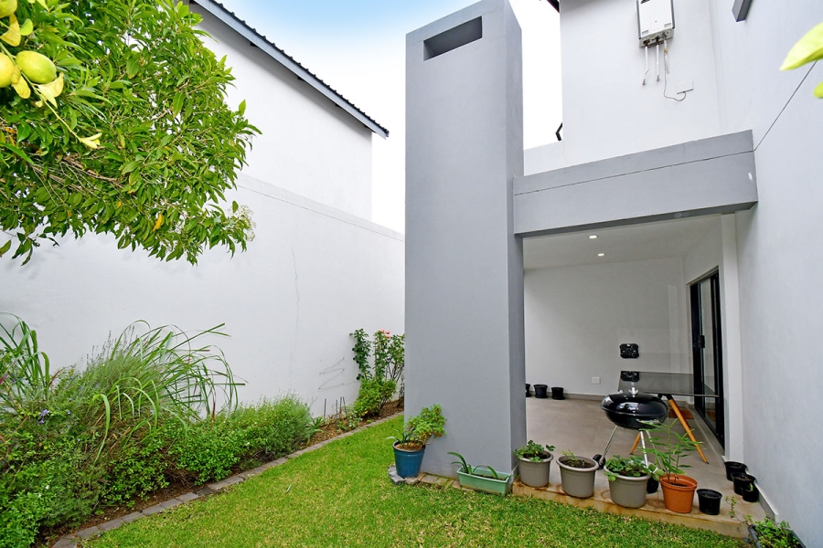 3 Bedroom Property for Sale in Broadacres Gauteng