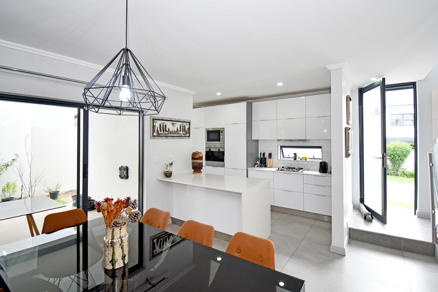 3 Bedroom Property for Sale in Broadacres Gauteng