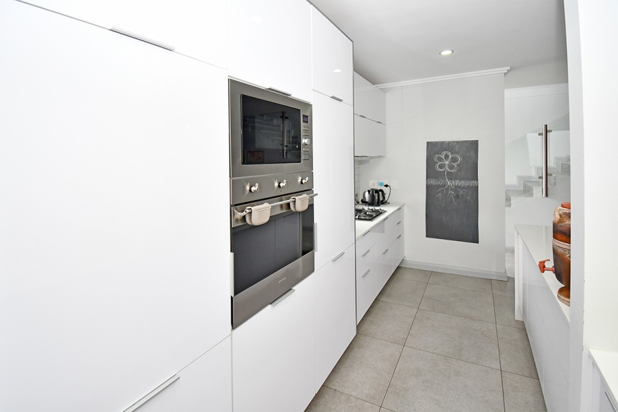 3 Bedroom Property for Sale in Broadacres Gauteng