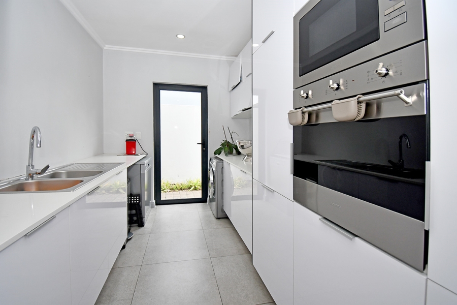 3 Bedroom Property for Sale in Broadacres Gauteng