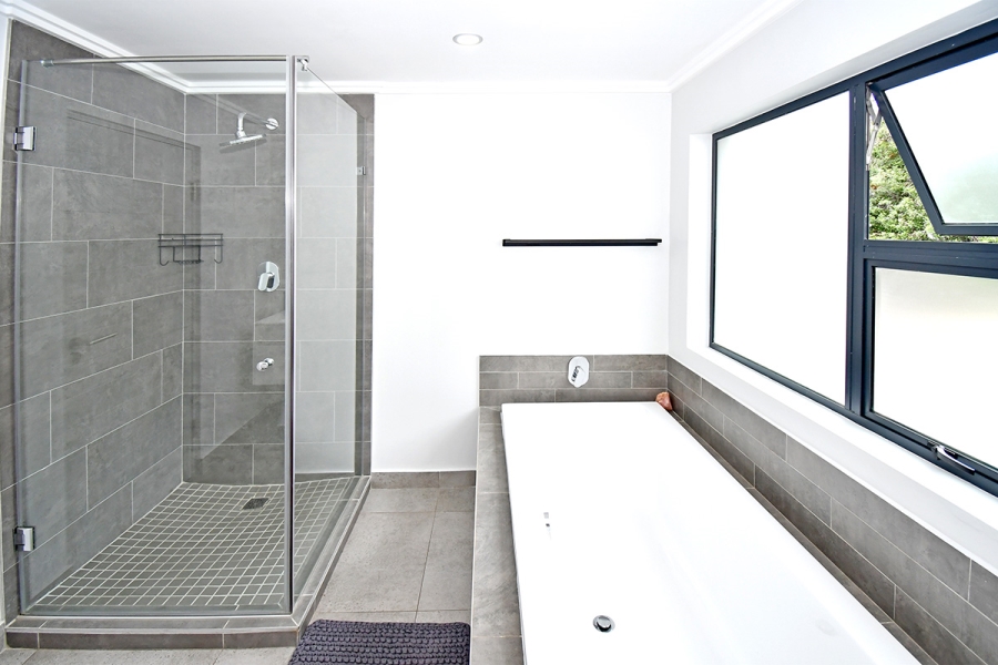 3 Bedroom Property for Sale in Broadacres Gauteng