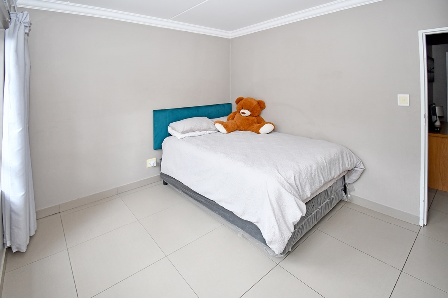 2 Bedroom Property for Sale in Broadacres Gauteng