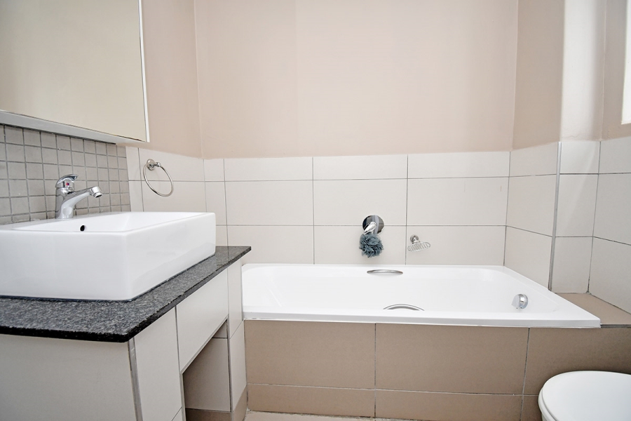 2 Bedroom Property for Sale in Broadacres Gauteng