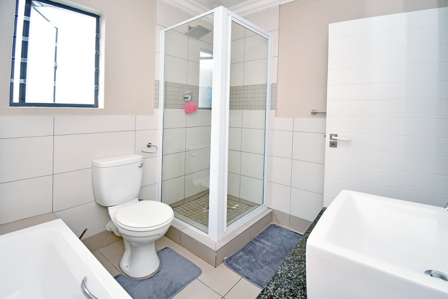 2 Bedroom Property for Sale in Broadacres Gauteng