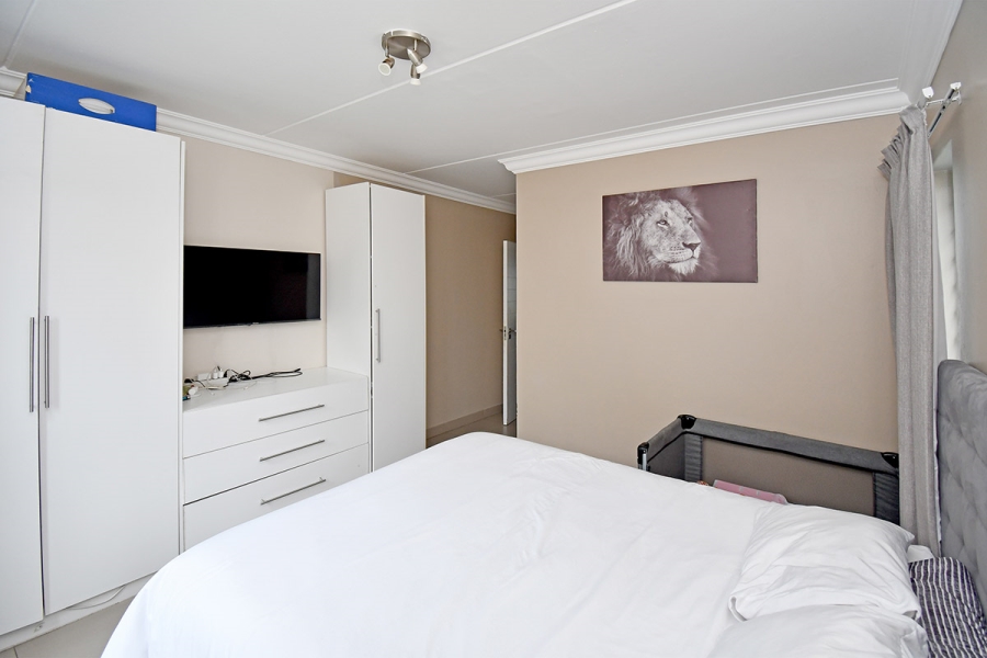 2 Bedroom Property for Sale in Broadacres Gauteng