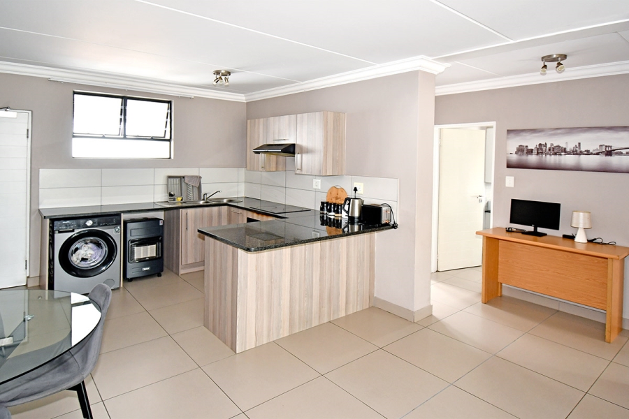 2 Bedroom Property for Sale in Broadacres Gauteng