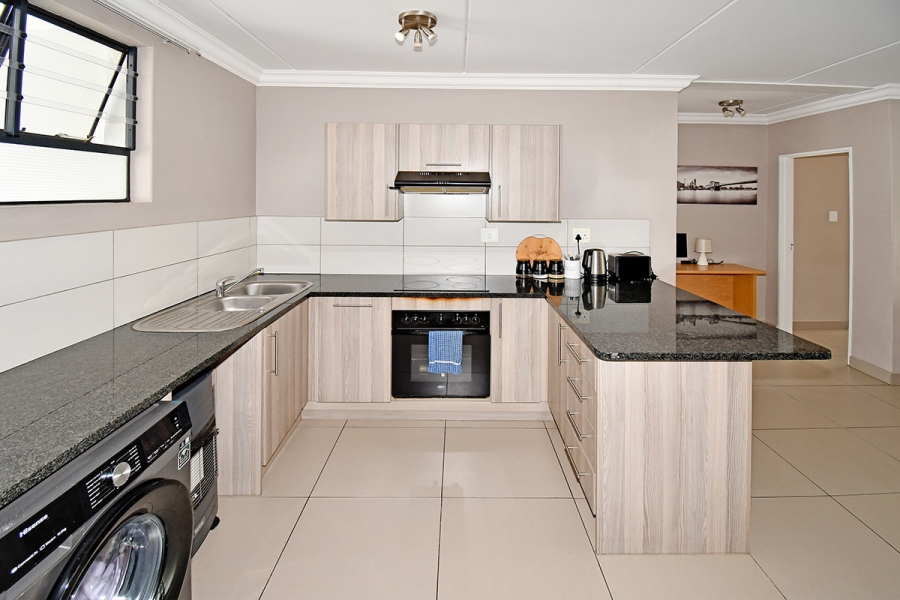 2 Bedroom Property for Sale in Broadacres Gauteng