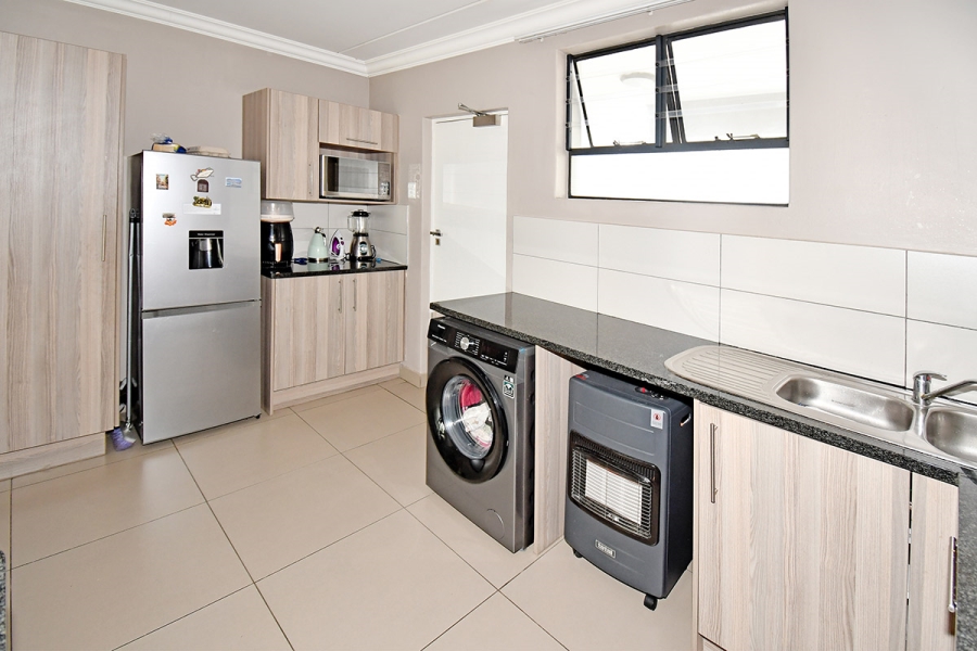 2 Bedroom Property for Sale in Broadacres Gauteng