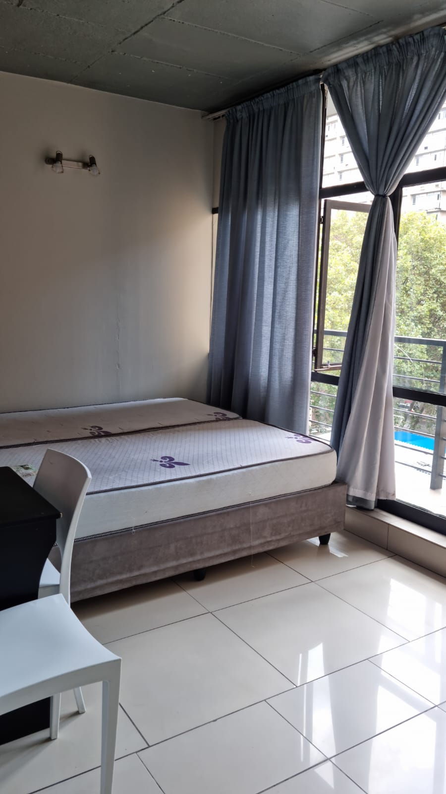 To Let 1 Bedroom Property for Rent in Braamfontein Gauteng