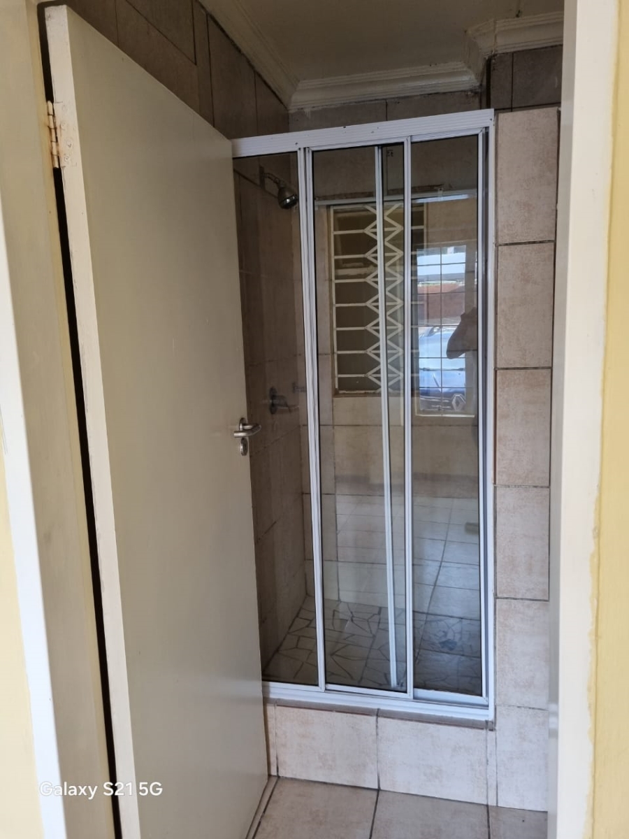 To Let 1 Bedroom Property for Rent in Auckland Park Gauteng