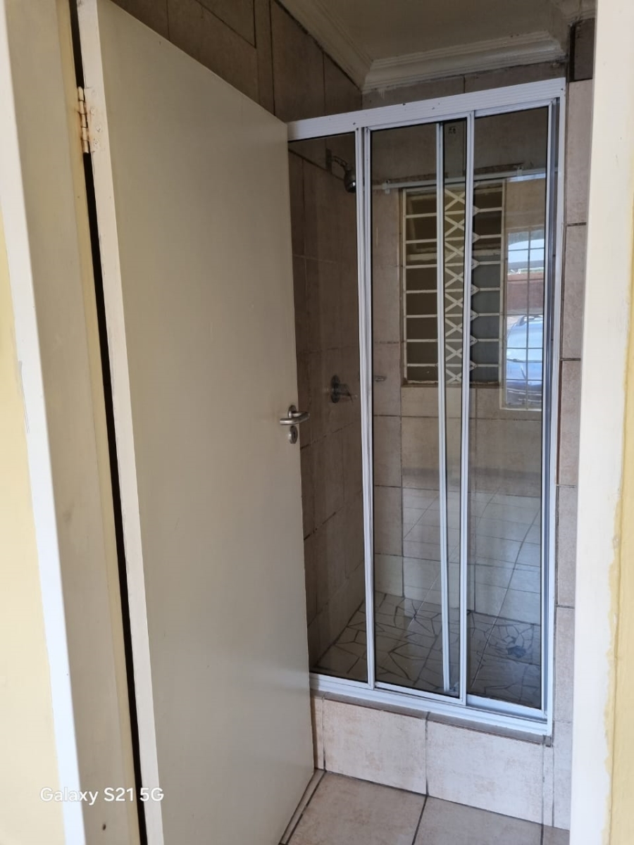 To Let 1 Bedroom Property for Rent in Auckland Park Gauteng