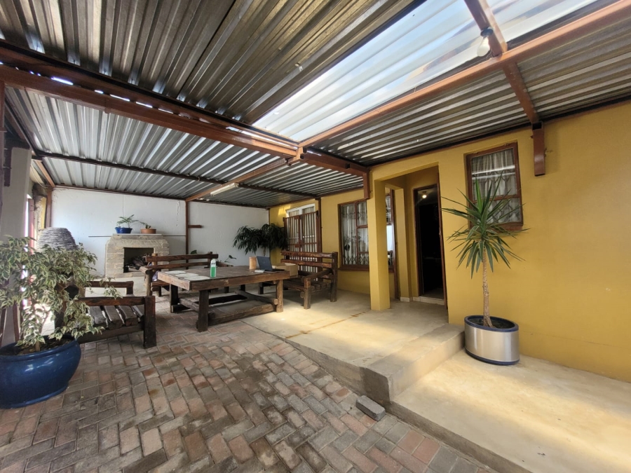 2 Bedroom Property for Sale in Fleurhof Gauteng