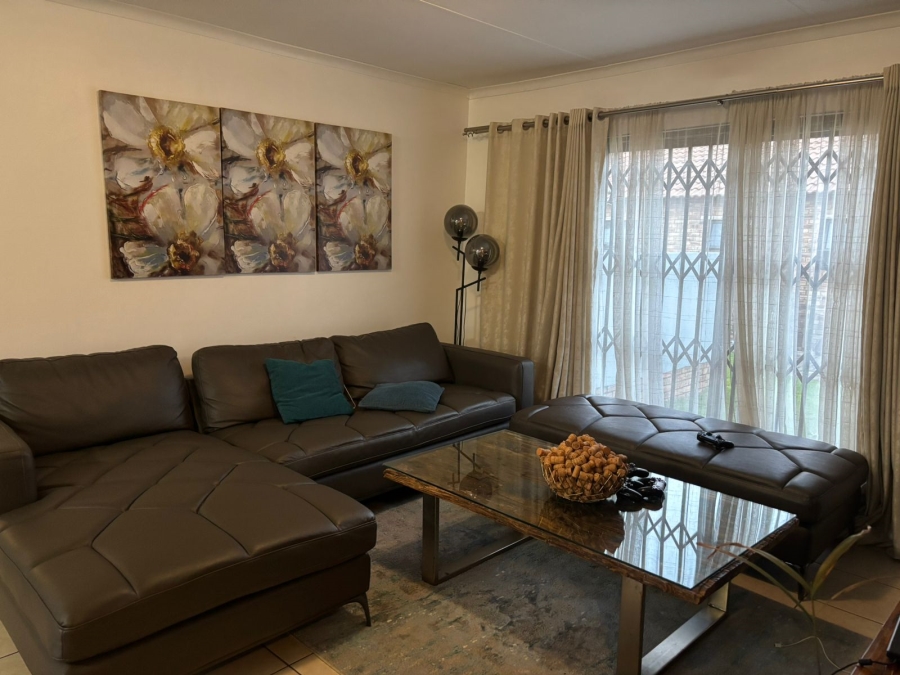 To Let 2 Bedroom Property for Rent in Groblerpark Gauteng