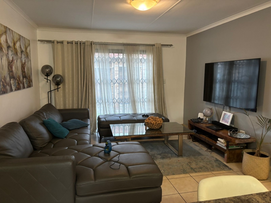 To Let 2 Bedroom Property for Rent in Groblerpark Gauteng