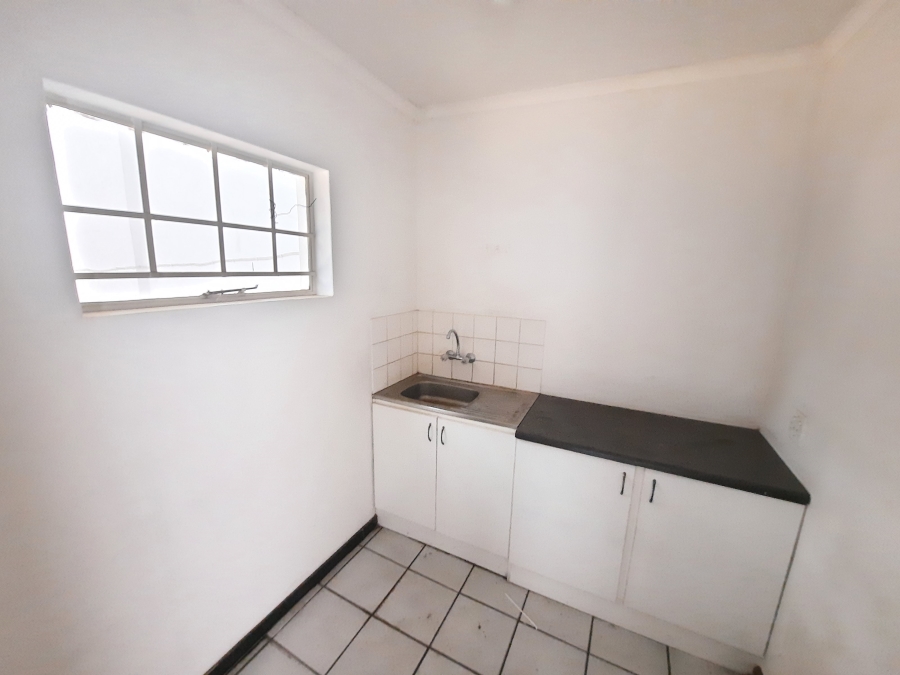 To Let Commercial Property for Rent in Robertville Gauteng