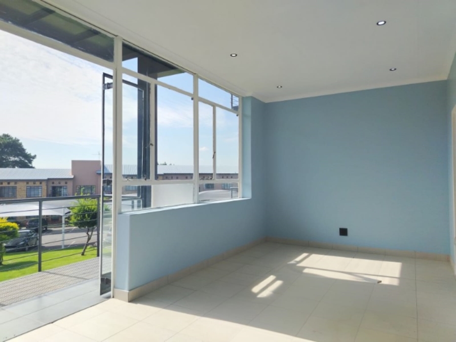 To Let 1 Bedroom Property for Rent in Helderkruin Gauteng