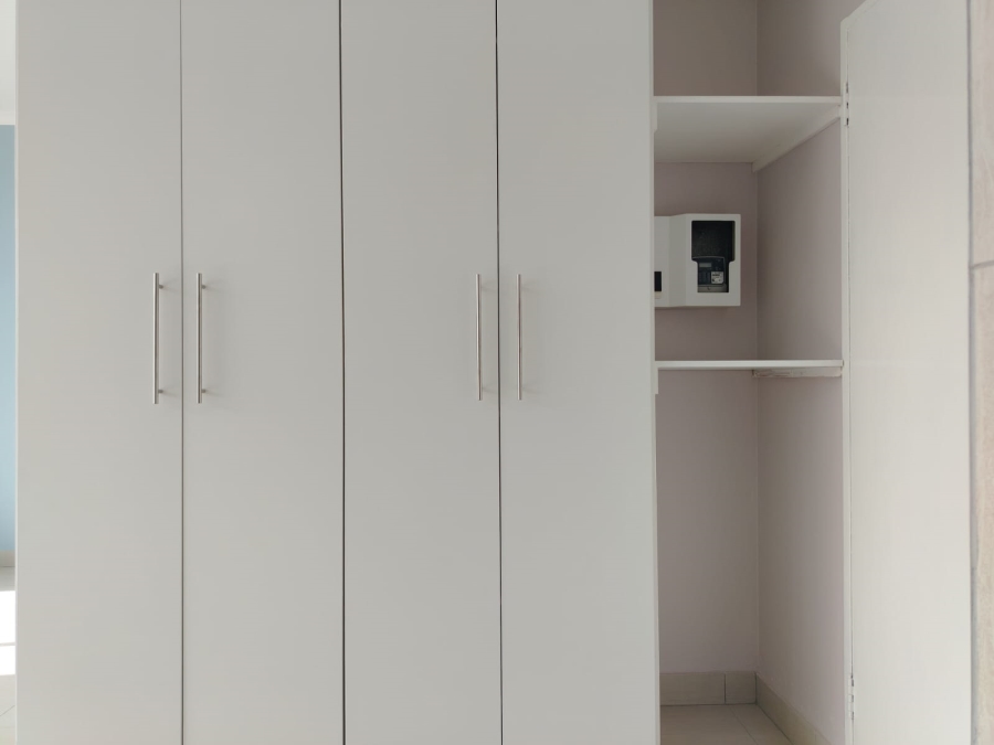 To Let 1 Bedroom Property for Rent in Helderkruin Gauteng