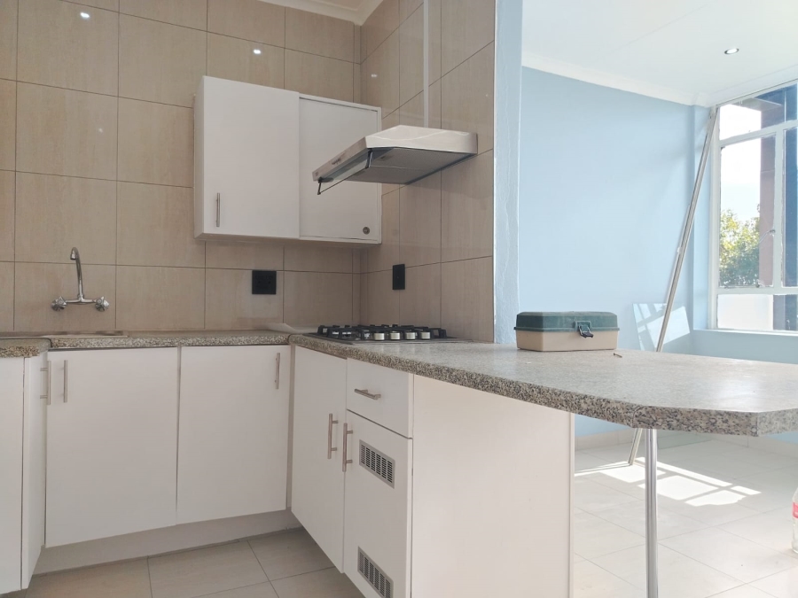 To Let 1 Bedroom Property for Rent in Helderkruin Gauteng