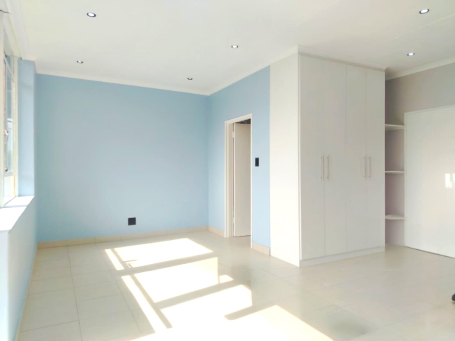 To Let 1 Bedroom Property for Rent in Helderkruin Gauteng