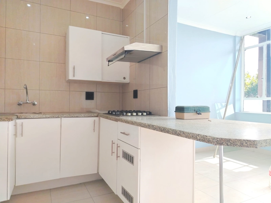 To Let 1 Bedroom Property for Rent in Helderkruin Gauteng