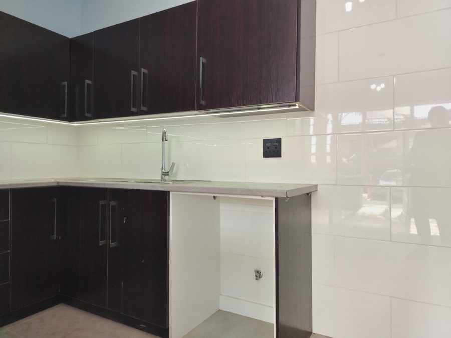 2 Bedroom Property for Sale in Helderkruin Gauteng