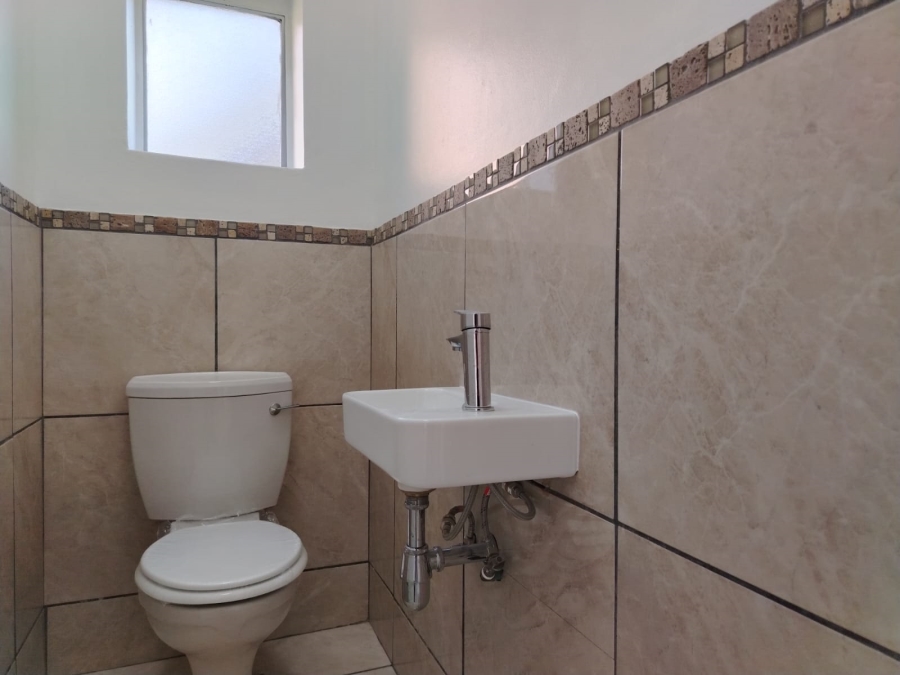 2 Bedroom Property for Sale in Helderkruin Gauteng