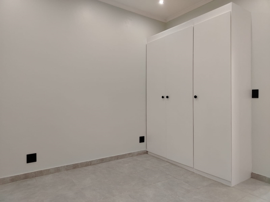 2 Bedroom Property for Sale in Helderkruin Gauteng