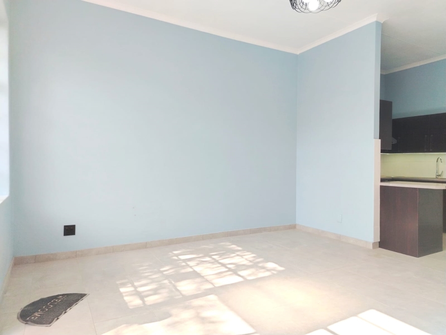To Let 2 Bedroom Property for Rent in Helderkruin Gauteng