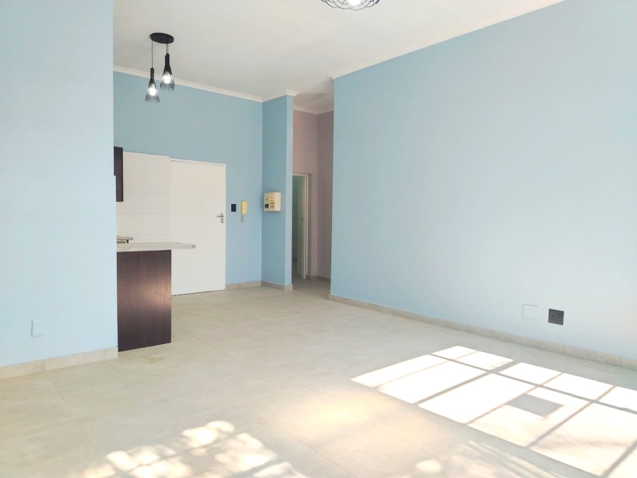 To Let 2 Bedroom Property for Rent in Helderkruin Gauteng