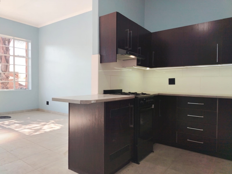 To Let 2 Bedroom Property for Rent in Helderkruin Gauteng