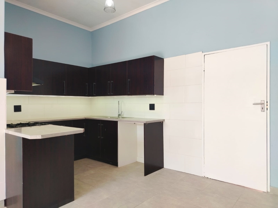 To Let 2 Bedroom Property for Rent in Helderkruin Gauteng