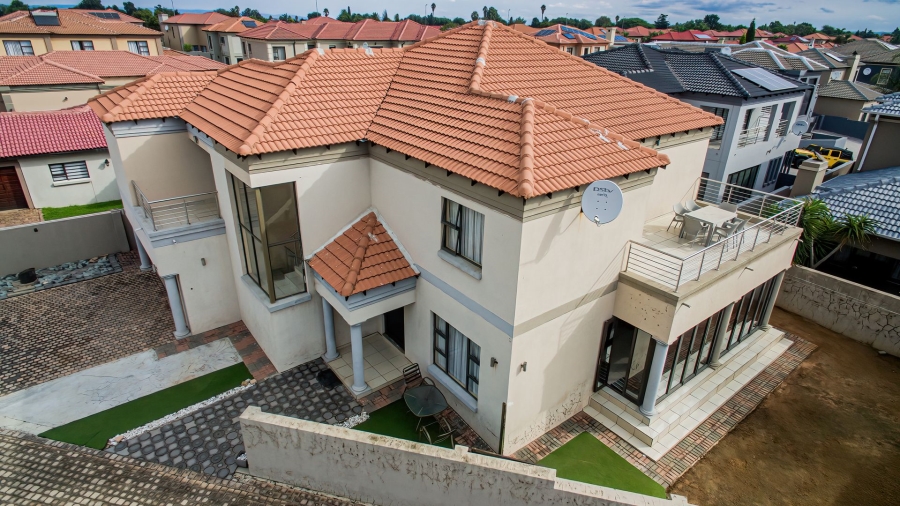 6 Bedroom Property for Sale in Parkrand Gauteng