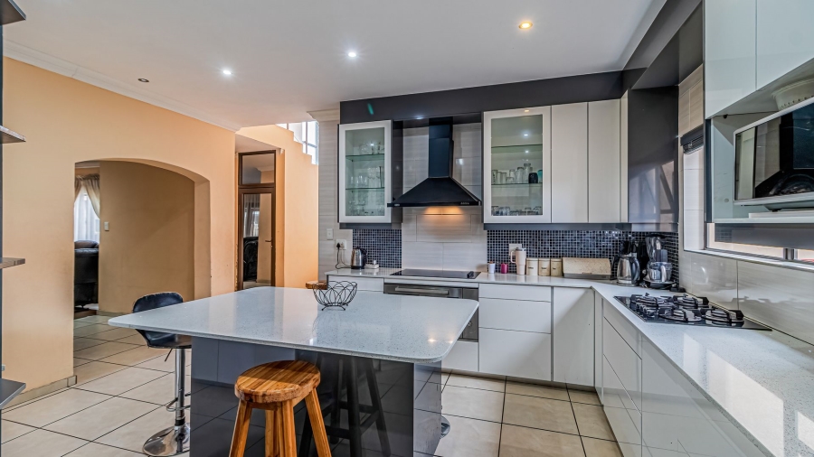 6 Bedroom Property for Sale in Parkrand Gauteng