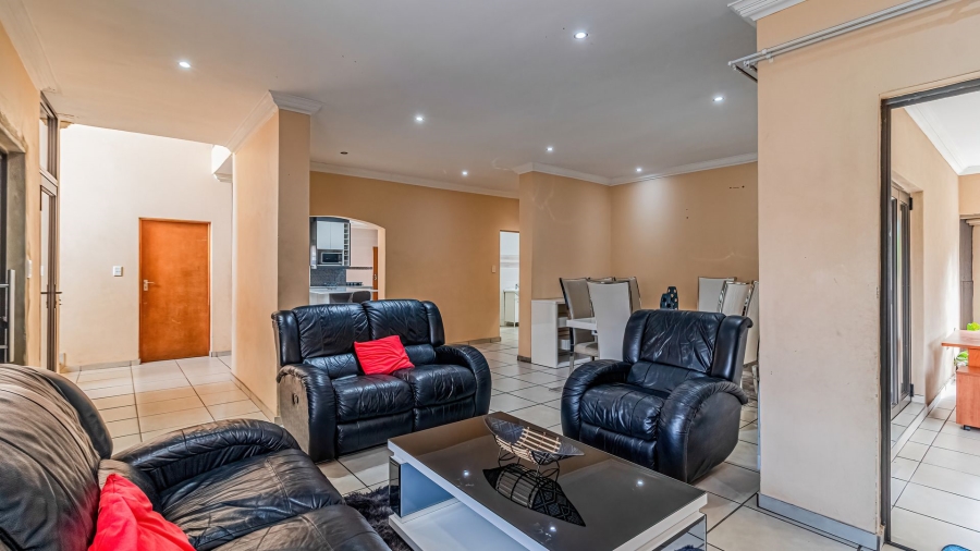 6 Bedroom Property for Sale in Parkrand Gauteng