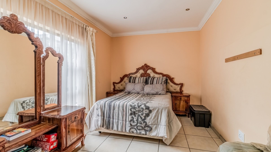 6 Bedroom Property for Sale in Parkrand Gauteng