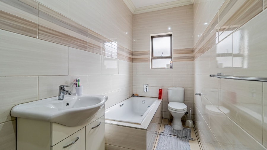 6 Bedroom Property for Sale in Parkrand Gauteng