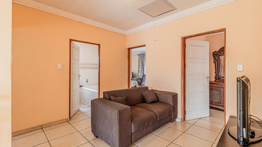 6 Bedroom Property for Sale in Parkrand Gauteng