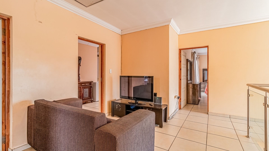 6 Bedroom Property for Sale in Parkrand Gauteng