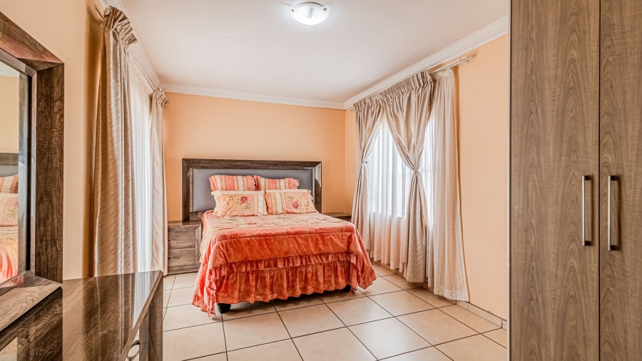 6 Bedroom Property for Sale in Parkrand Gauteng