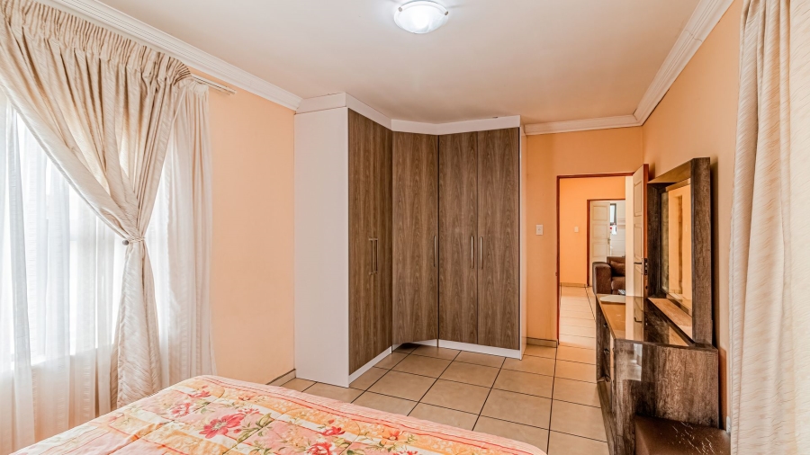 6 Bedroom Property for Sale in Parkrand Gauteng