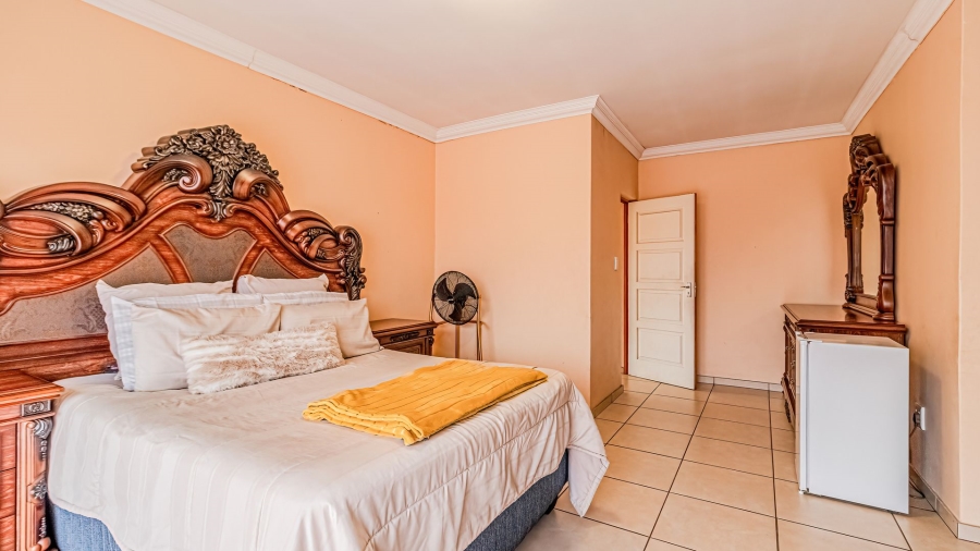 6 Bedroom Property for Sale in Parkrand Gauteng